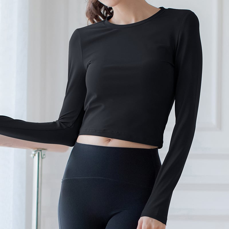 Cropped Long Sleeve Activewear Top for Women with Crew Neck and Slim Fit in Black, front view 4