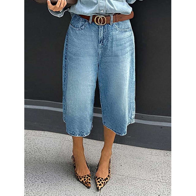 Women's High-Waist Straight-Leg Capri Jeans in Blue, front view