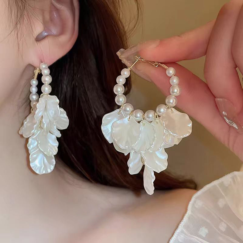 Women's Pearl Shell Tassel Statement Earrings in Ivory, detail