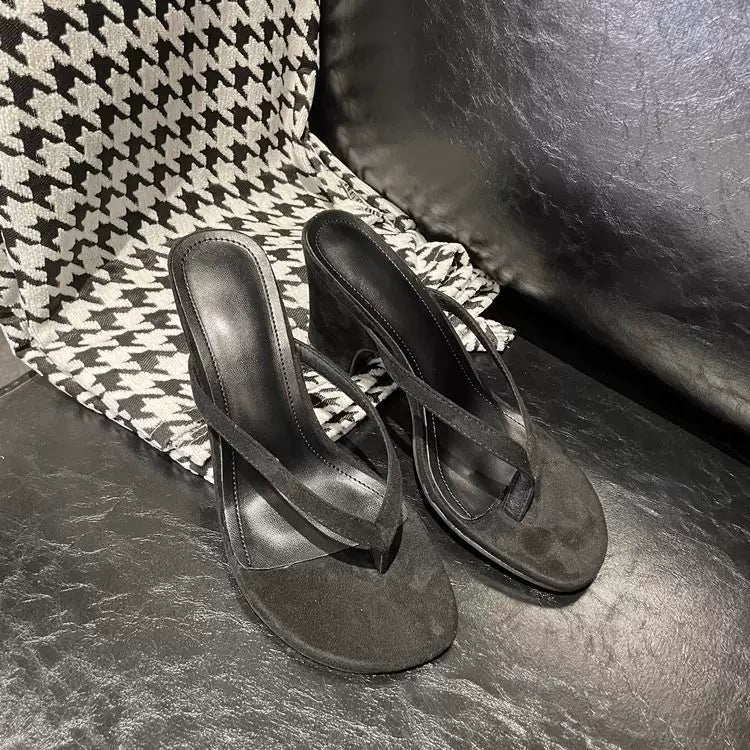 Women's Round Toe Non-Slip Thick Heeled Sandals in Black, side view